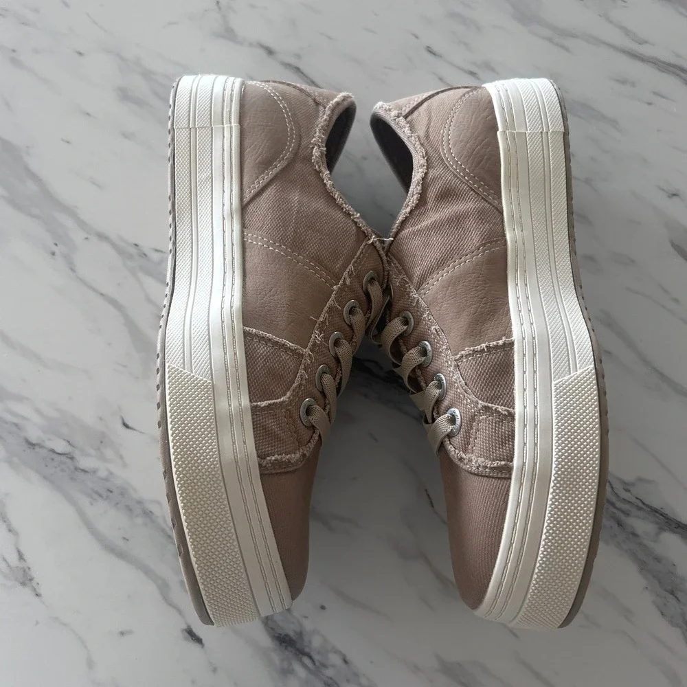 Blowfish Malibu Womens 8.5 Tan Canvas Platform Sneakers Distressed Frayed Edge - Picture 9 of 10